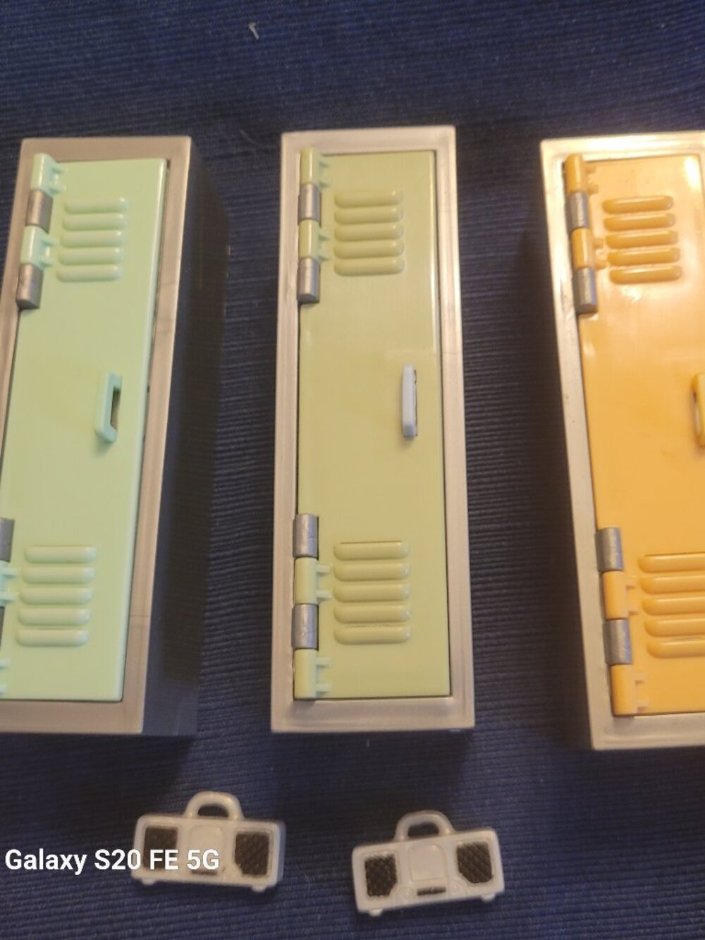 Mini Bratz Lockers and Boom boxes